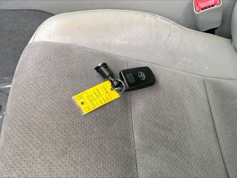 Used 2014 Toyota Camry XLE image 14