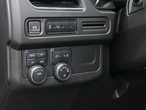 Used 2023 Chevrolet Tahoe 4WD w/ Remote Keyless Entry Package image 23