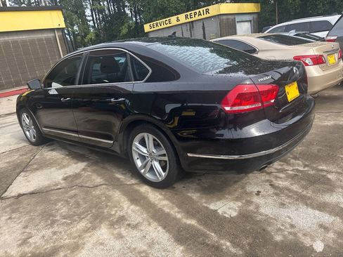 Used 2015 Volkswagen Passat 1.8T SEL Premium FWD image 9