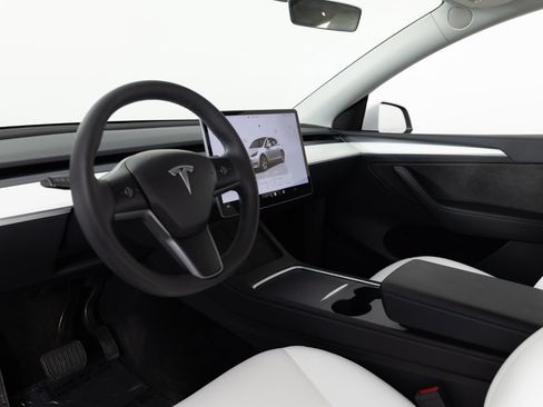 Used 2023 Tesla Model Y Long Range AWD/4WD image 12