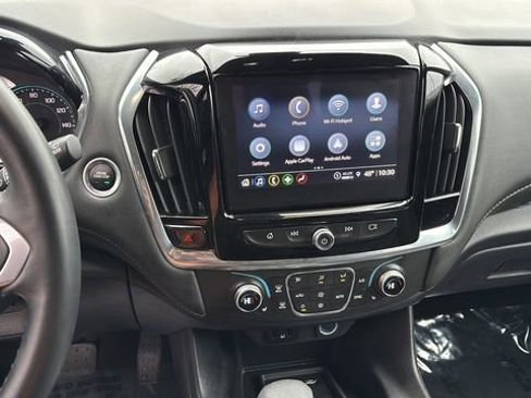 Used 2023 Chevrolet Traverse LT image 10