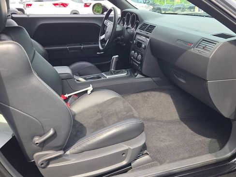 Used 2009 Dodge Challenger SRT8 RWD image 14