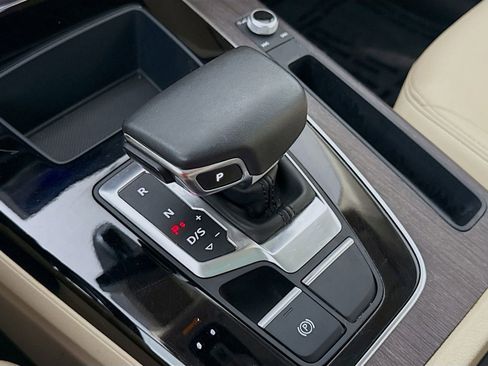 Certified 2023 Audi Q5 2.0T Premium w/ Convenience Package image 18