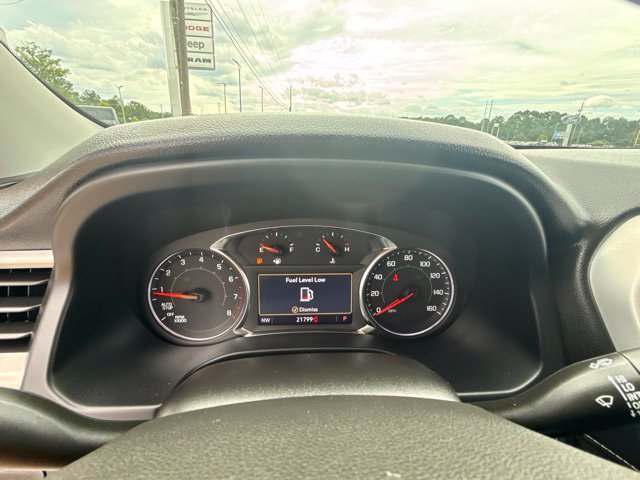 Used 2023 GMC Acadia SLT FWD image 25