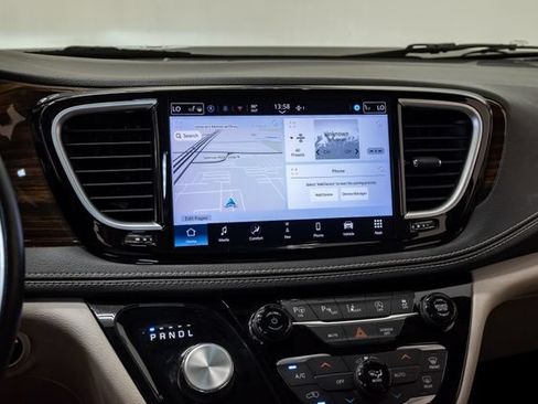 Used 2021 Chrysler Pacifica Limited w/ Premium & Safety Sphere Group AWD/4WD image 21