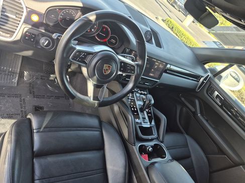 Used 2021 Porsche Cayenne AWD/4WD image 20