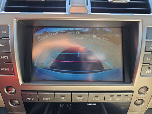 Used 2017 Lexus GX 460 image 24