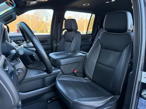 Used 2023 Chevrolet Suburban Premier image 30