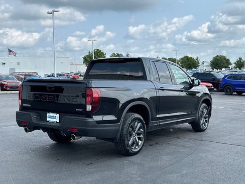 Used 2025 Honda Ridgeline Sport image 7