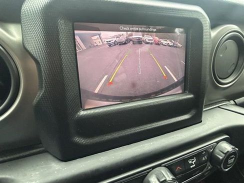 Used 2021 Jeep Wrangler Unlimited Sport image 19