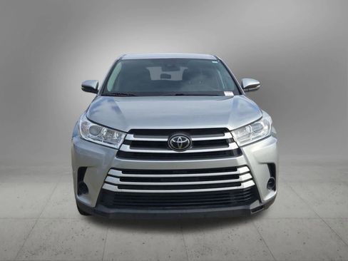 Used 2019 Toyota Highlander LE image 9