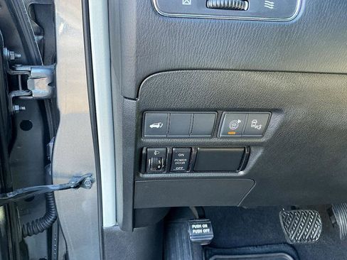 Used 2017 Nissan Armada Platinum w/ Interior Lighting Package image 13