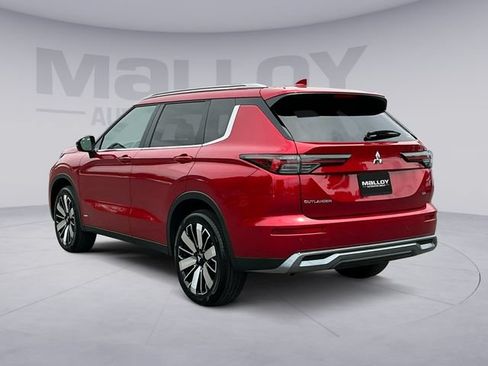 Used 2025 Mitsubishi Outlander SE AWD/4WD image 3