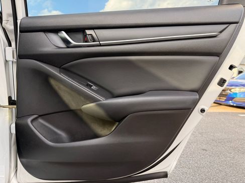 Used 2018 Honda Accord LX image 27