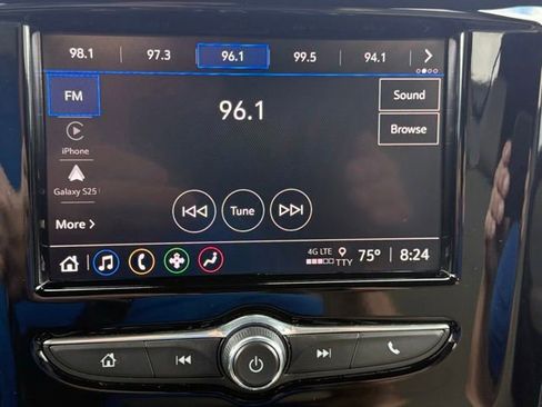 Used 2022 Chevrolet Traverse LS FWD image 28