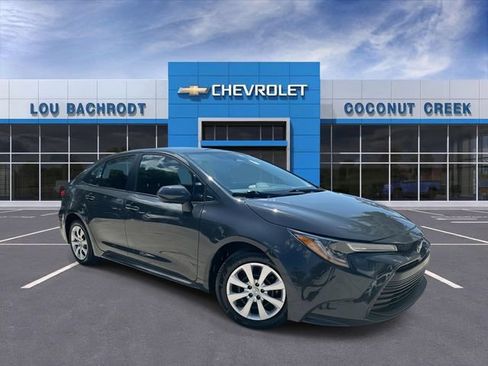 Used 2024 Toyota Corolla LE FWD image 2