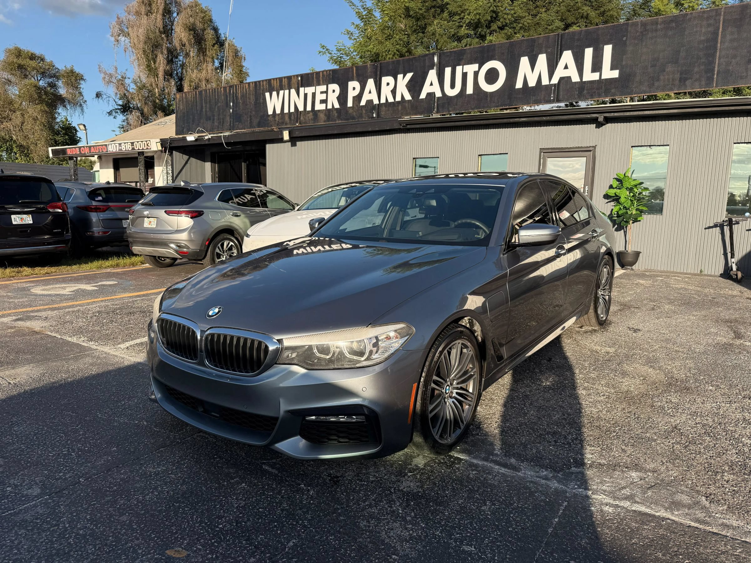 Used 2018 BMW 530e RWD image 1