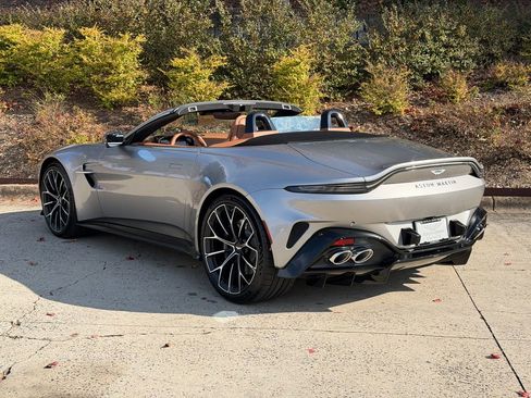 New 2026 Aston Martin V8 Vantage Convertible image 2