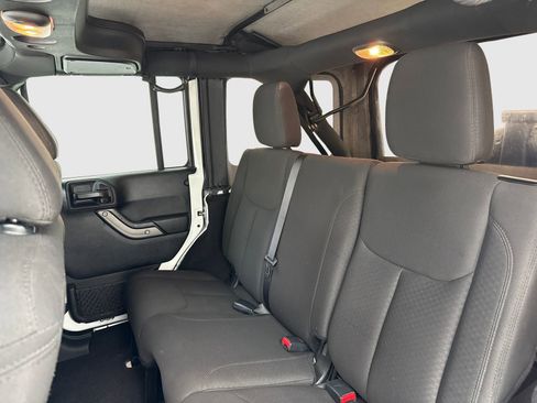 Used 2017 Jeep Wrangler Unlimited Sport AWD/4WD image 33