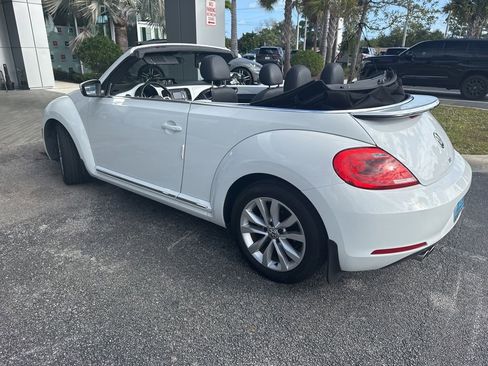 Used 2014 Volkswagen Beetle TDI image 3