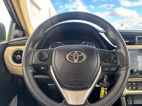 Used 2017 Toyota Corolla LE image 17