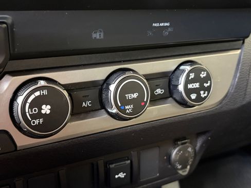 Used 2021 Toyota Tacoma SR RWD image 16