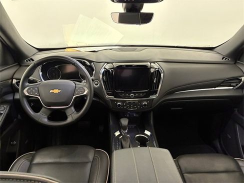 Used 2023 Chevrolet Traverse Premier image 20