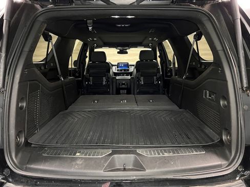 Used 2023 Chevrolet Suburban Z71 w/ Luxury Package AWD/4WD image 26