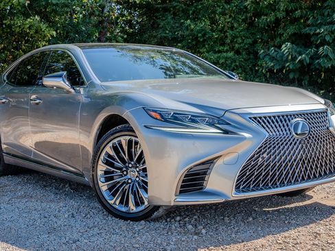 Used 2018 Lexus LS 500 w/ Luxury Package RWD image 7