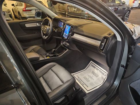 Certified 2026 Volvo XC40 B5 Core w/ Climate Package AWD/4WD image 10