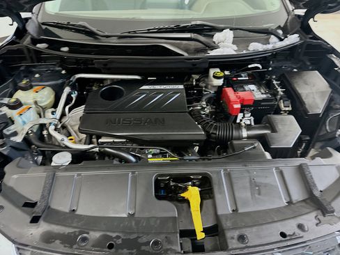 Used 2023 Nissan Rogue SV image 33