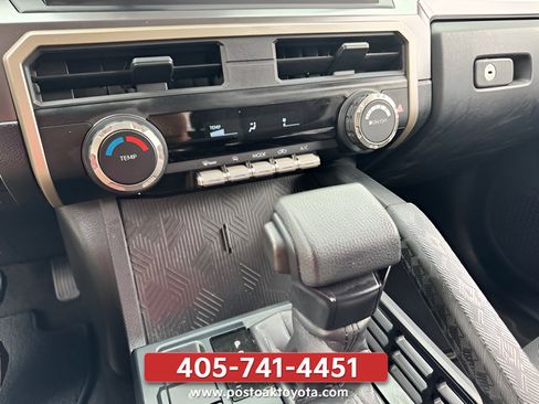 Used 2025 Toyota Tacoma SR5 AWD/4WD image 23