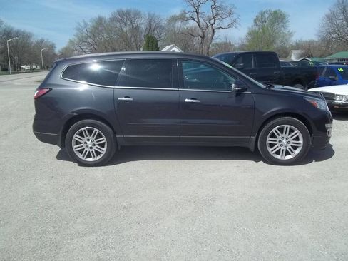 Used 2015 Chevrolet Traverse LT w/ Style and Technology Package image 2