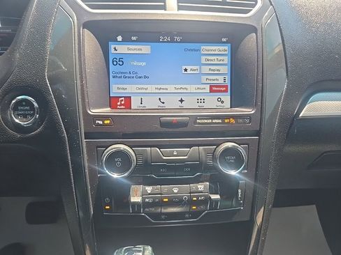 Used 2017 Ford Explorer XLT w/ Equipment Group 202A AWD/4WD image 18