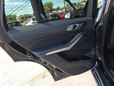 Used 2023 BMW X5 xDrive40i w/ Premium Package image 39
