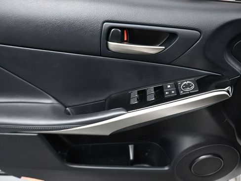 Used 2020 Lexus IS 300 image 10