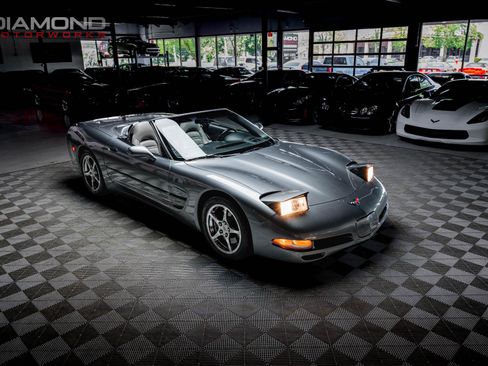 Used 2004 Chevrolet Corvette Convertible w/ Preferred Equipment Group RWD image 64