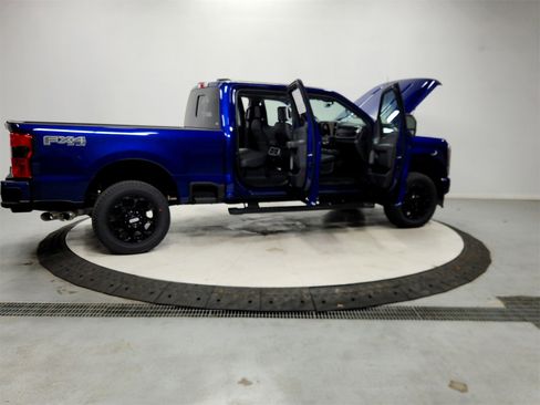New 2026 Ford F250 Lariat w/ Black Appearance Package image 16