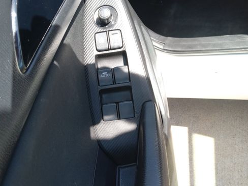 Used 2016 MAZDA MAZDA3 i Sport image 18