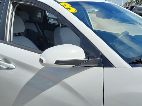 Used 2023 Hyundai Kona SEL AWD/4WD image 9