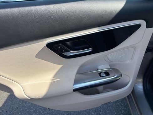 Used 2023 Mercedes-Benz C 300 Sedan w/ Exclusive Trim Package image 9