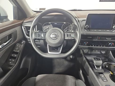 Used 2023 Nissan Rogue SV FWD image 14