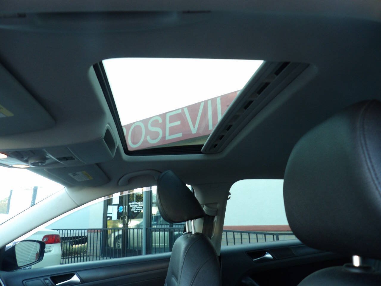 Used 2011 Volkswagen Jetta SE FWD image 7