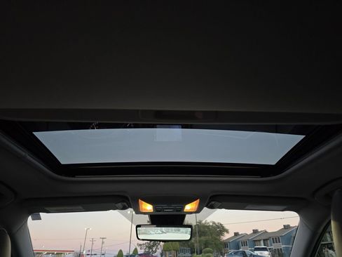 Used 2020 Toyota RAV4 Limited image 16