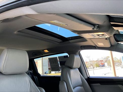 Used 2018 Honda Odyssey EX-L image 12