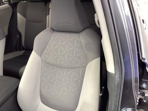 Used 2019 Toyota RAV4 XLE image 11