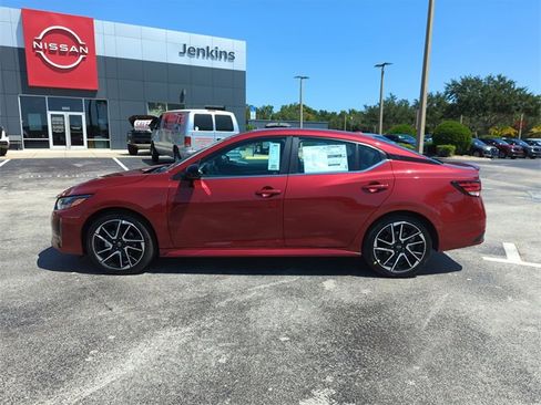 New 2025 Nissan Sentra SR image 9