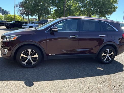 Used 2017 Kia Sorento EX w/ EX V6 Premium Package AWD/4WD image 8