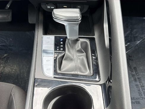 Used 2025 Hyundai Elantra SEL FWD image 14