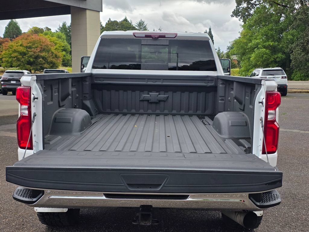 Used 2020 Chevrolet Silverado 2500 LTZ w/ LTZ Premium Package AWD/4WD image 32